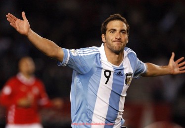 足球直播-篮球运动中“篮下假动作频率”是否已与裁判判罚机制关联度加深